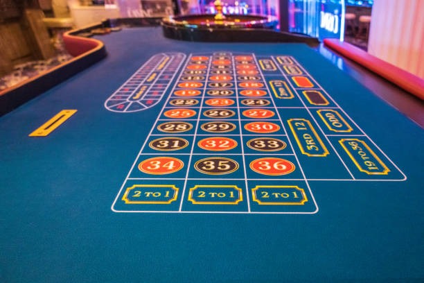 86asik mobile app interface showing Free Fire tournaments, Liga 1 matches, and live casino in single navigation